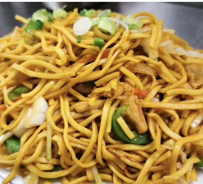 Hakka noodles with vegetables
