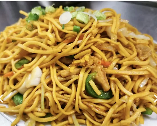 Hakka noodles with vegetables